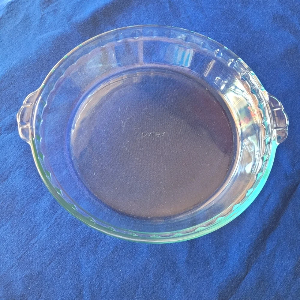 Pyrex Vintage Deep Dish Pie Plate 9.5